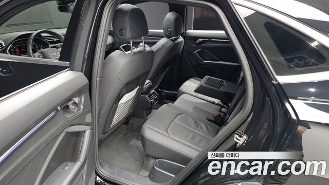 Audi Q3 2022 — photo 18