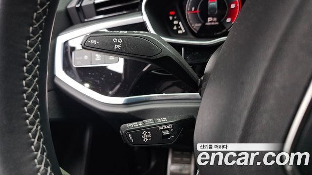 Audi Q3 2022 — photo 23