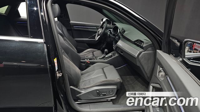 Audi Q3 2022 — photo 16