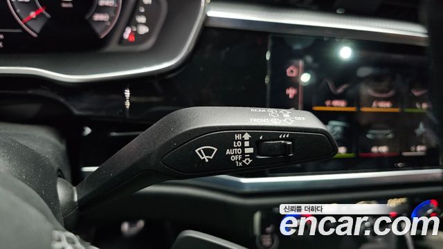 Audi Q3 2022 — photo 30