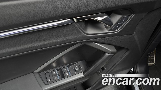 Audi Q3 2022 — photo 32