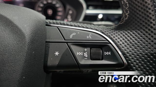 Audi Q3 2022 — photo 33