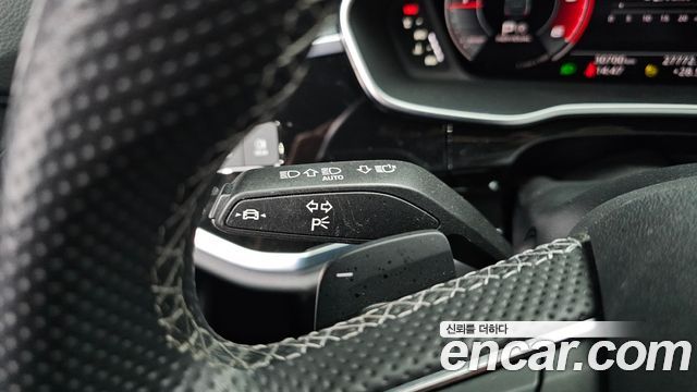 Audi Q3 2022 — photo 34