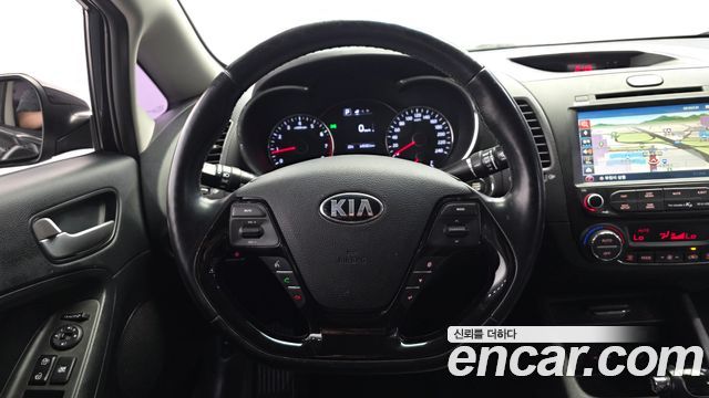 Kia K3 2016 — photo 19