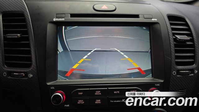 Kia K3 2016 — photo 21