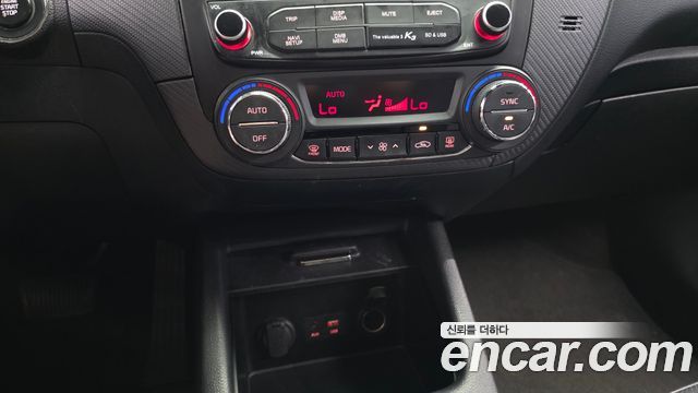 Kia K3 2016 — photo 23