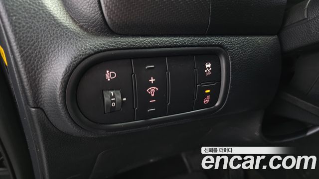 Kia K3 2016 — photo 24