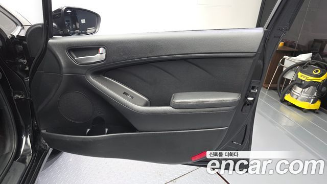 Kia K3 2016 — photo 14