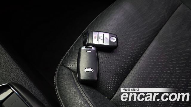Kia K3 2016 — photo 27