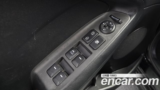 Kia K3 2016 — photo 30