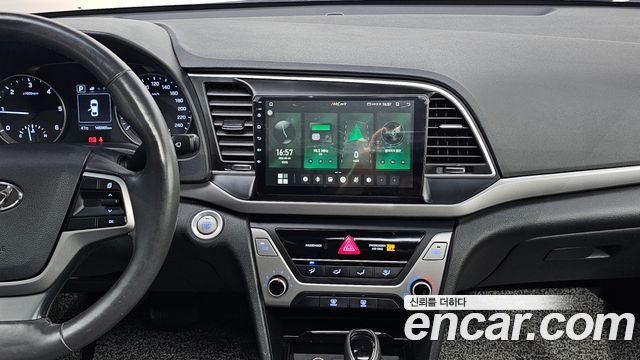 Hyundai AVANTE 2016 — photo 13