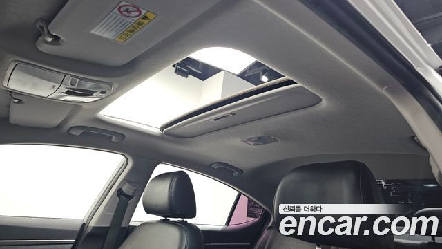 Hyundai AVANTE 2016 — photo 17