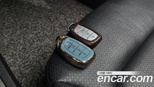 Hyundai AVANTE 2016 — photo 18