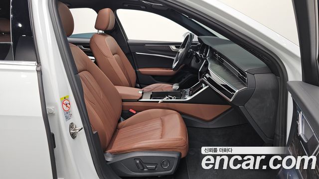 Audi A6 2021 — photo 17