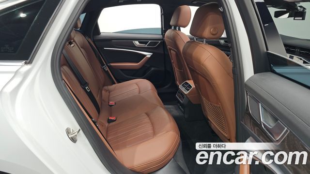 Audi A6 2021 — photo 18
