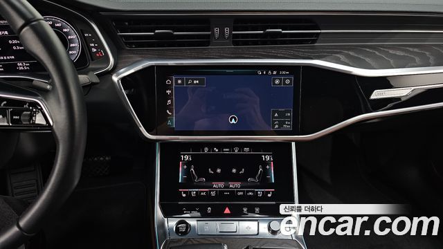Audi A6 2021 — photo 20