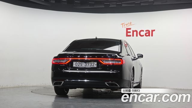 Lincoln Continental 2018 — photo 4