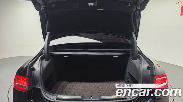 Lincoln Continental 2018 — photo 26