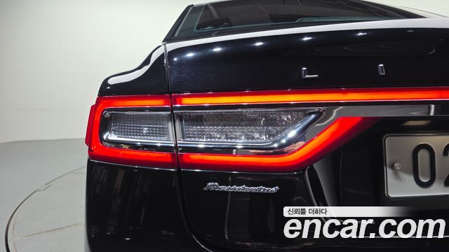 Lincoln Continental 2018 — photo 9