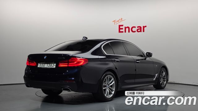 BMW 5-Series 2018 — photo 2