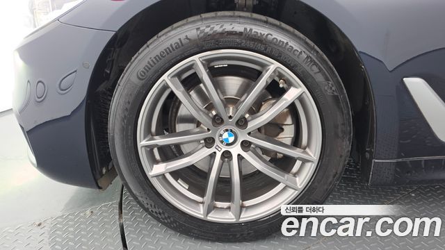 BMW 5-Series 2018 — photo 5