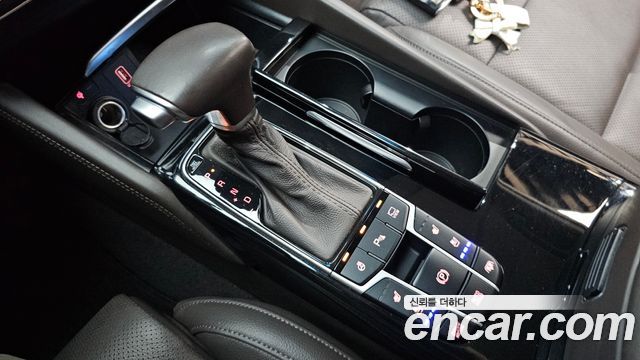 Kia K7 2016 — photo 12