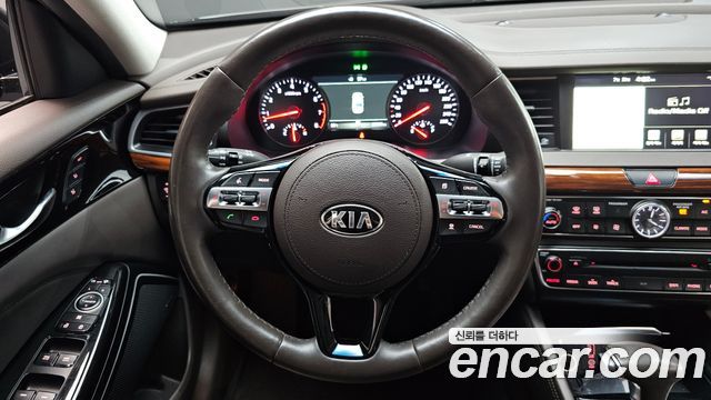 Kia K7 2016 — photo 18