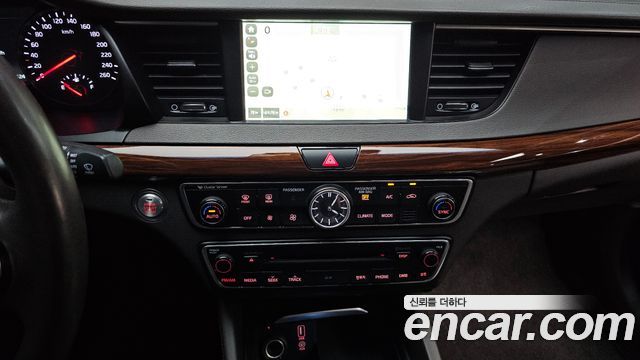 Kia K7 2016 — photo 19