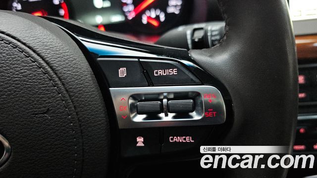 Kia K7 2016 — photo 23
