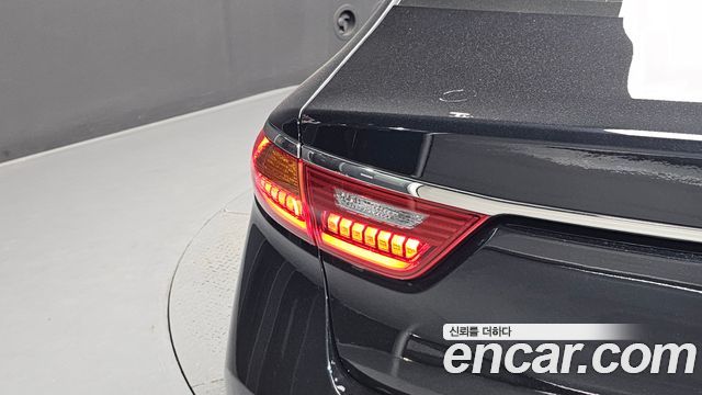 Kia K7 2016 — photo 9