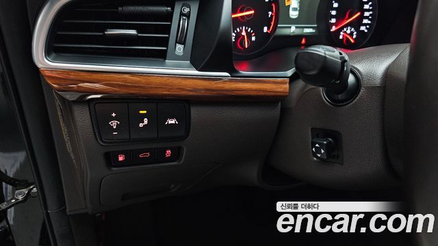 Kia K7 2016 — photo 36