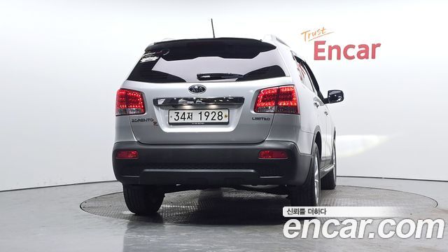Kia Sorento 2011 — photo 4