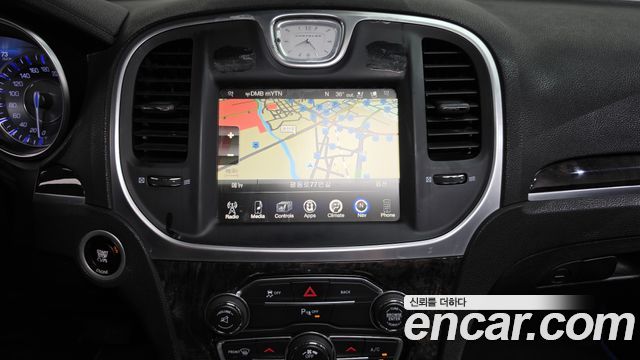 Chrysler 300C 2015 — photo 14