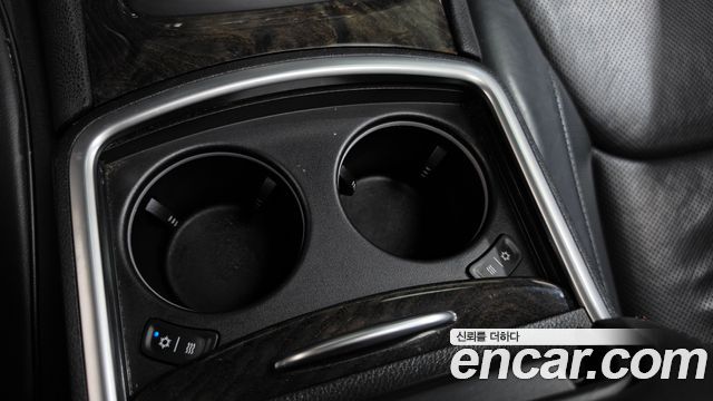 Chrysler 300C 2015 — photo 19