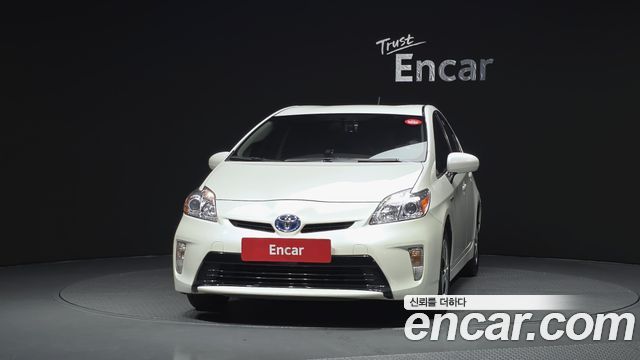 Toyota Prius 2015 — photo 3