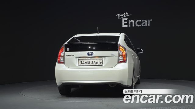 Toyota Prius 2015 — photo 4