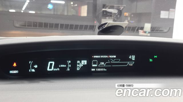 Toyota Prius 2015 — photo 8
