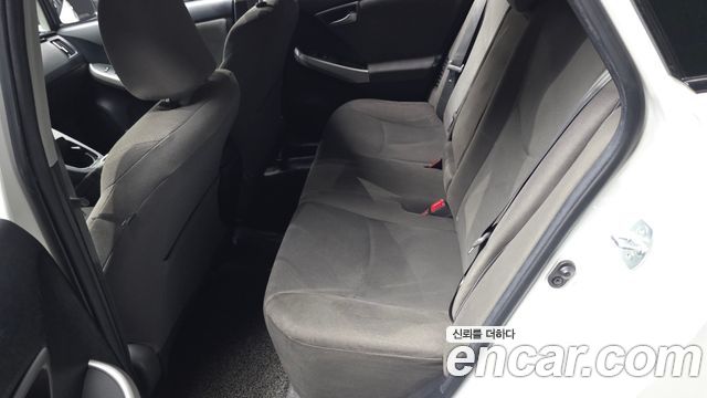 Toyota Prius 2015 — photo 12