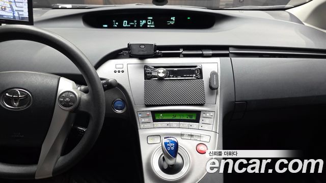 Toyota Prius 2015 — photo 14