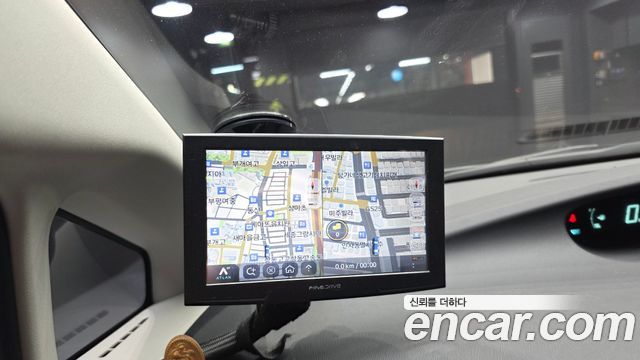 Toyota Prius 2015 — photo 15