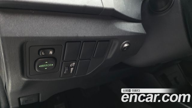Toyota Prius 2015 — photo 19