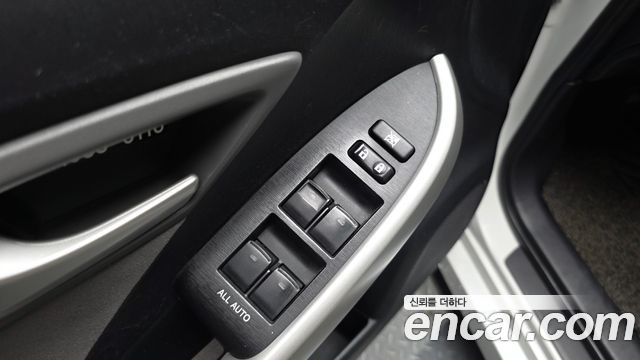 Toyota Prius 2015 — photo 20
