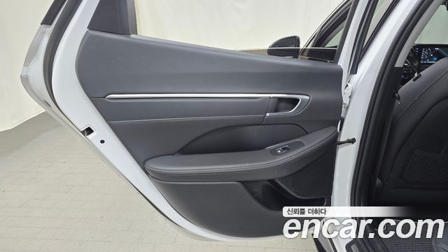 Hyundai Sonata 2023 — photo 15