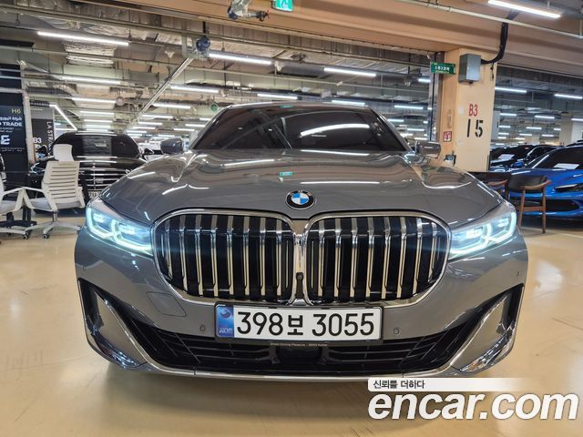 BMW 7-Series 2021 — photo 19