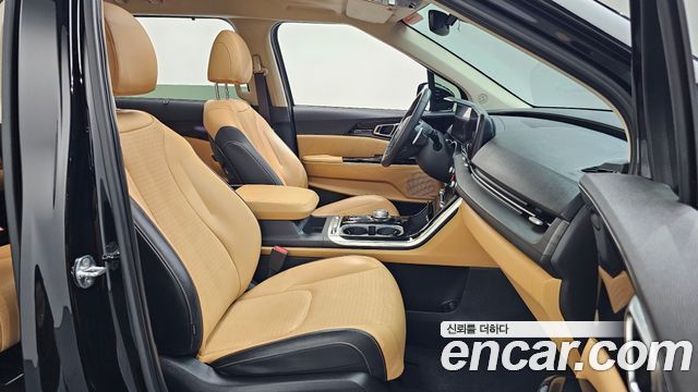 Kia Canival 2021 — photo 17