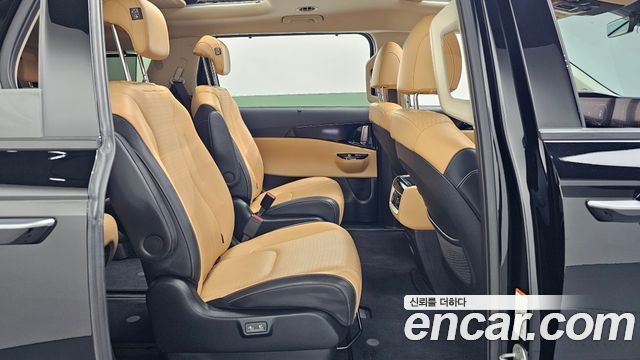 Kia Canival 2021 — photo 18
