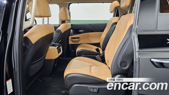 Kia Canival 2021 — photo 16