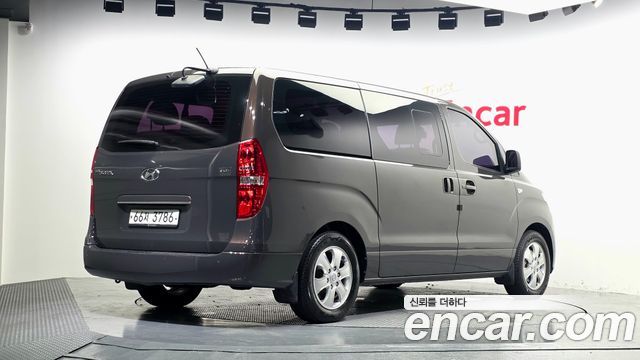 Hyundai Starex 2019 — photo 2