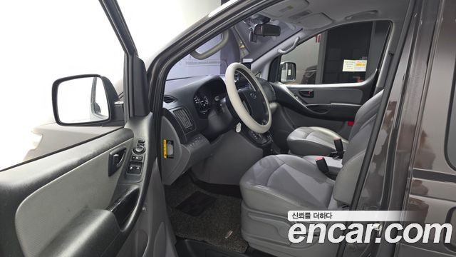 Hyundai Starex 2019 — photo 10