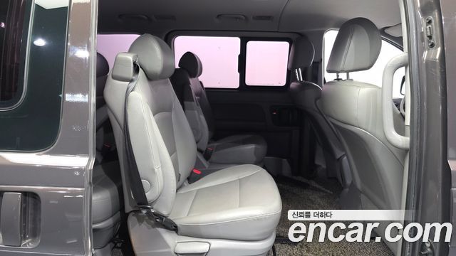 Hyundai Starex 2019 — photo 11